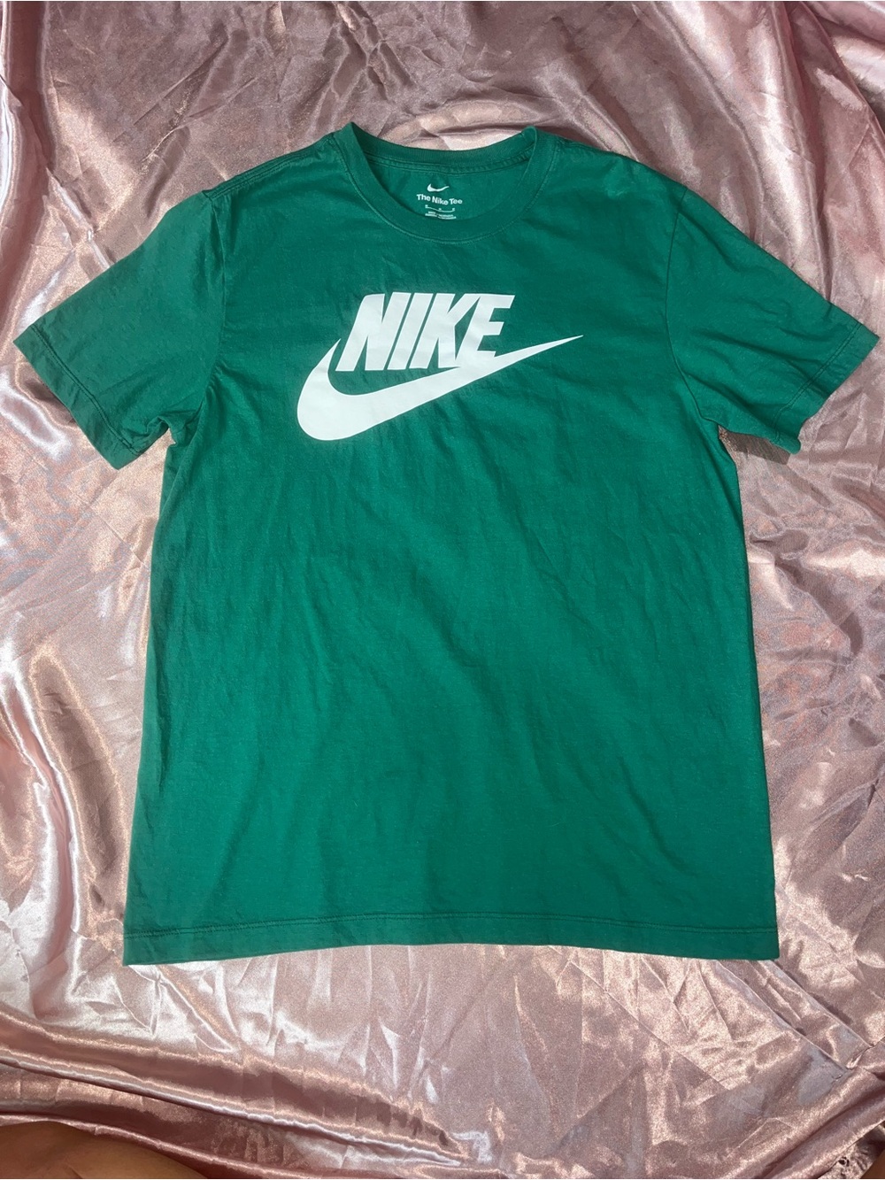 Nike Green Crew Neck T-Shirt with White Swoosh Logo
